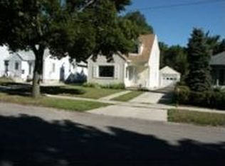 933 10th St SE, Rochester, MN 55904