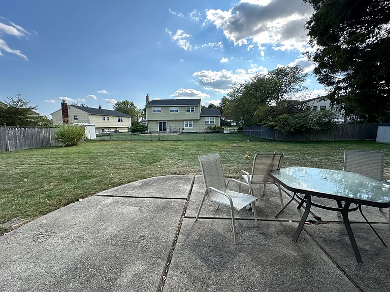 14 Peter Ave — Photo 14
