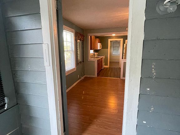 3rd image of 521 S Lake Dr