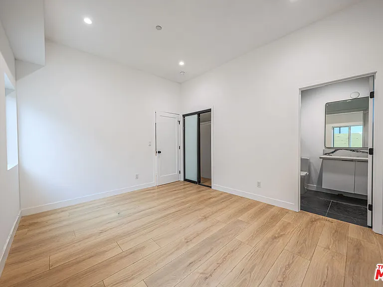 1525 S Carmelina Ave #1525 — Photo 8