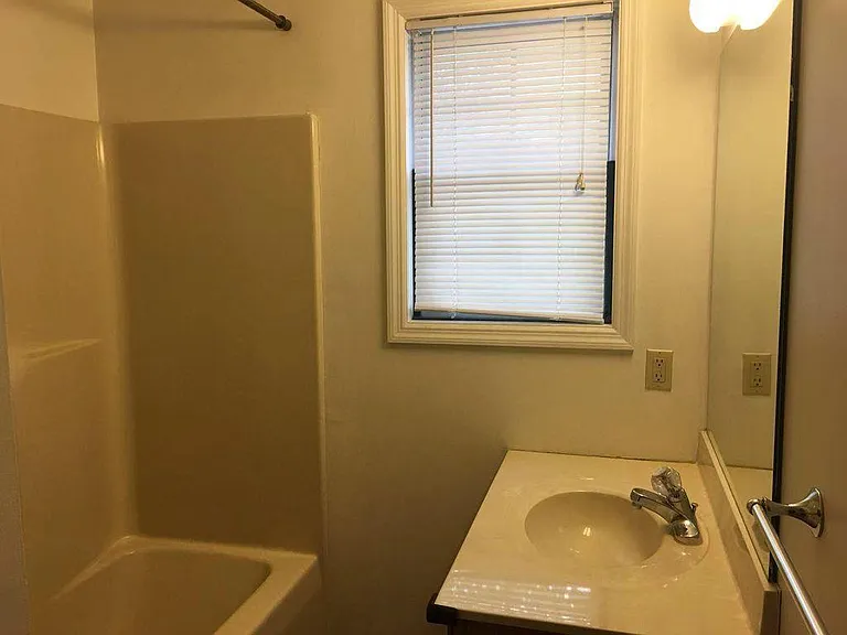 769 E Sherwood Hills Dr — Photo 3