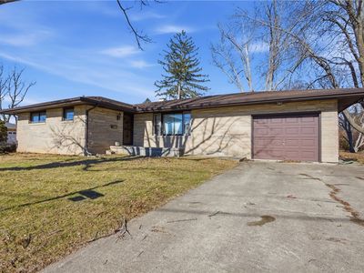 201 W Grant Ave, Charleston, IL, 61920