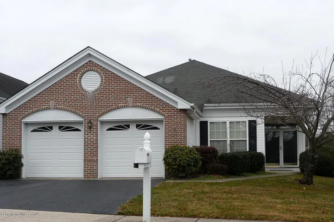 13 Greensprings Dr photo 1