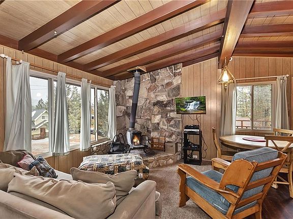 3rd image of 42628 Alta Vista Ave