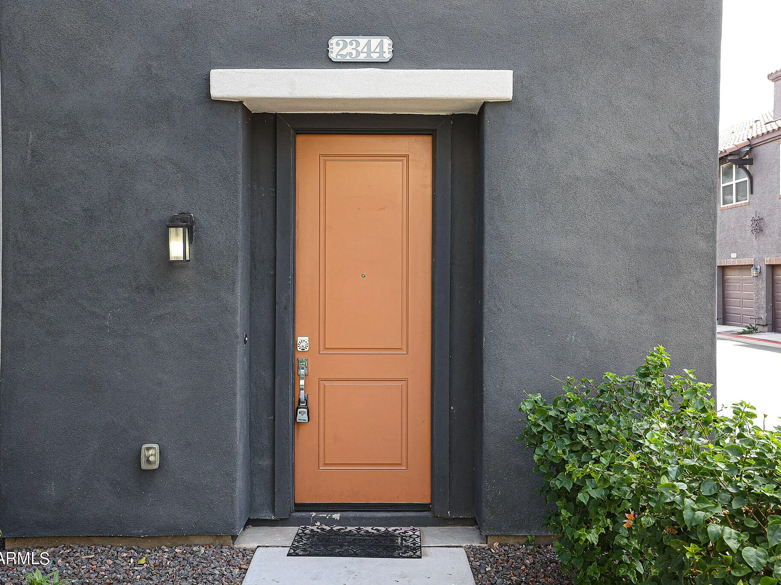 2 bed, 2.5 bath, 1305 sqft, $1,875 — Photo 3