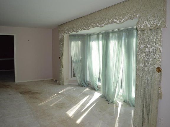 5th image of 139 Pinewood Dr #10&13