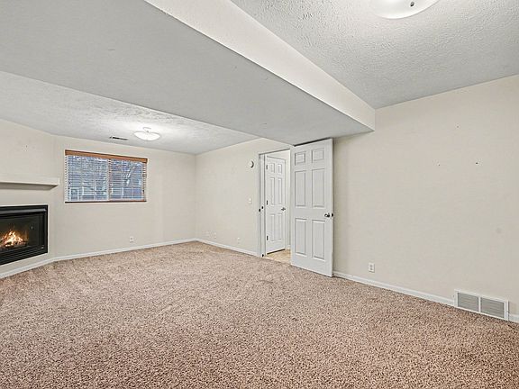 4th image of 18704 R St