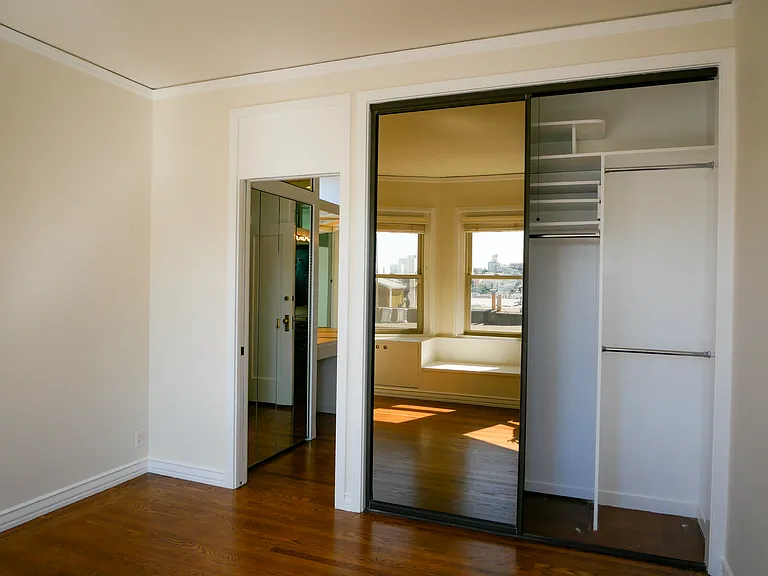 1233 Montgomery St — Photo 32