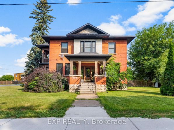 48 Hall Ave E, Renfrew, ON K7V 2S3