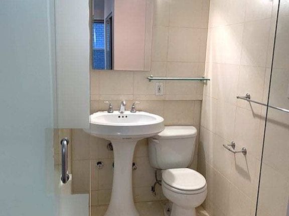 4th image of 141 E 55th St APT 6A
