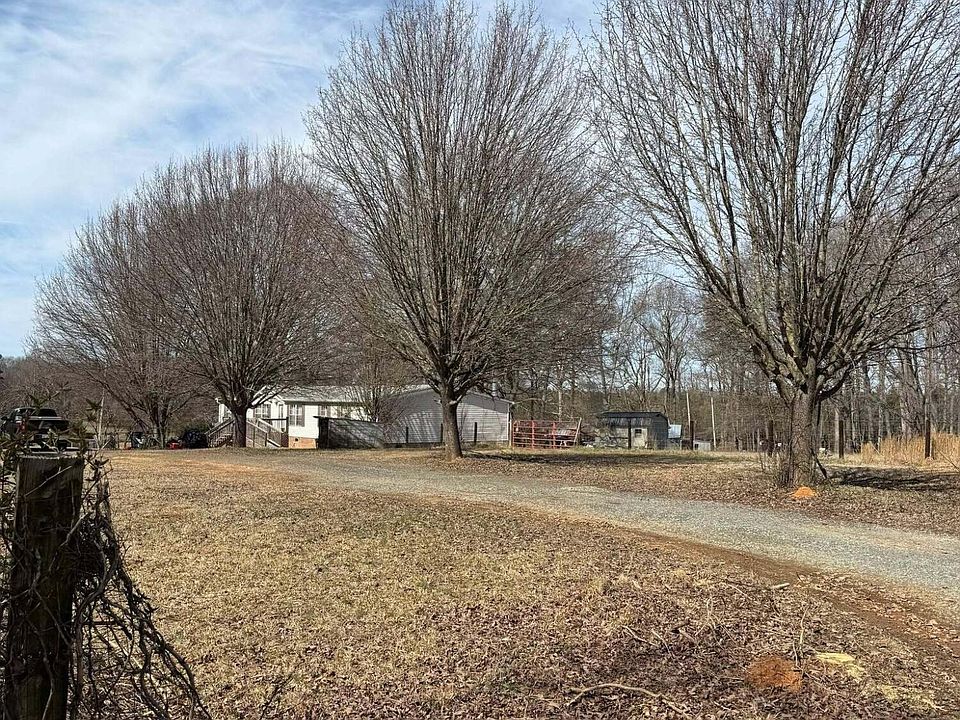 2nd image of 124 Lane Mill Rd