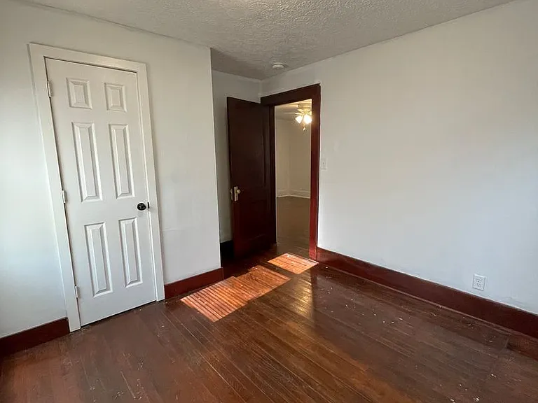 2805 Kossuth St — Photo 11