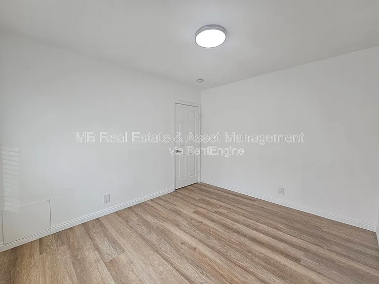 4754 W 163rd St — Photo 12