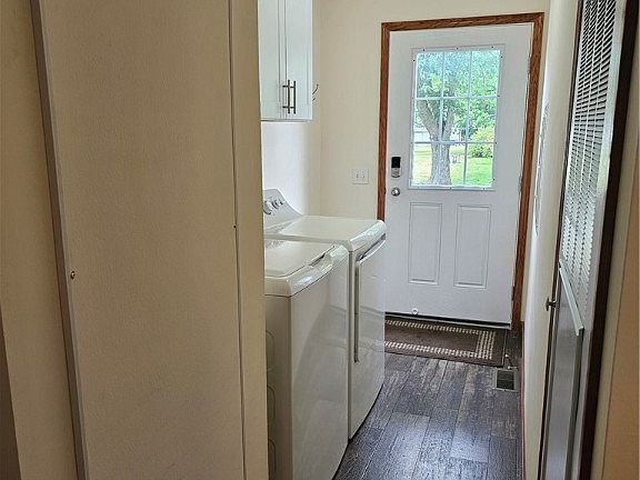 5th image of 144 Brook Dr
