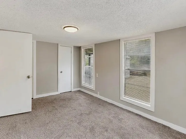 3515 Kenilworth St — Photo 5