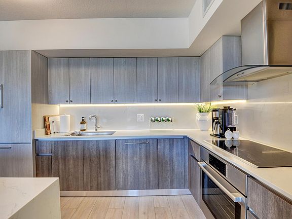 2nd image of 111 SE 1st Ave #408