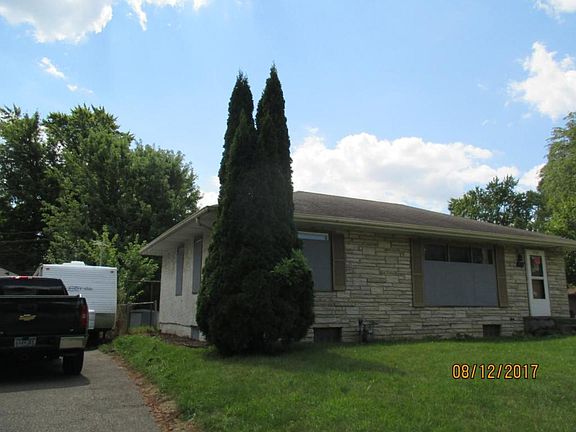 3rd image of 1722 Larpenteur Ave E