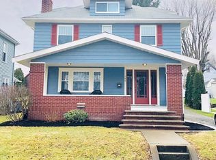 144 4th St SE, Brewster, OH 44613