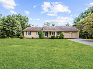 13 Crow Hill Ln, Freehold, NJ 07728