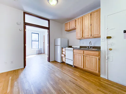 Rented by City Connections Realty | media 16