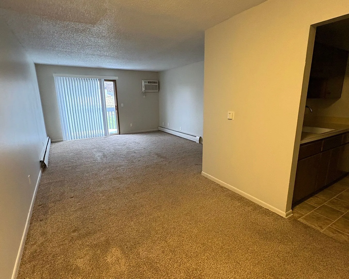 1 bed, 1 bath - $695/month — Photo 3