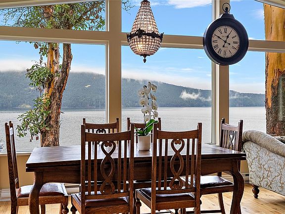 5th image of 976 Lands End Rd