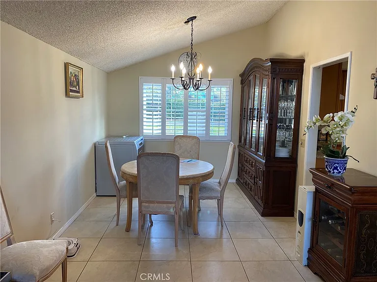 840 Bridle Dr — Photo 4