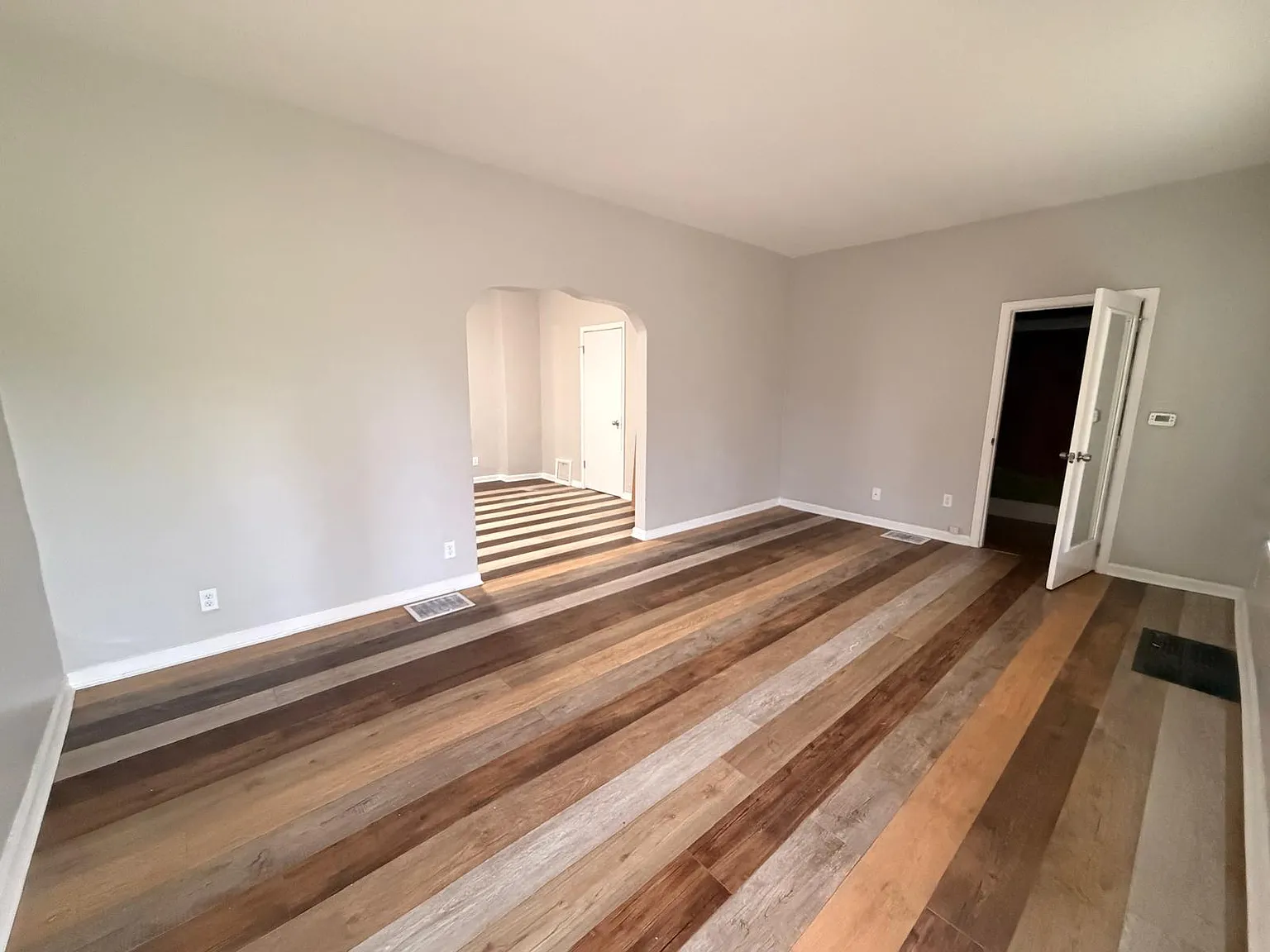 2 bed, 1295 sqft, $1,000 — Photo 2