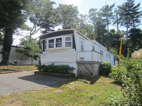 2nd image of 8 Kristen Ln