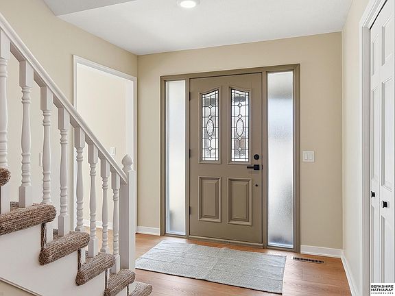 3rd image of 16222 Oak Cir