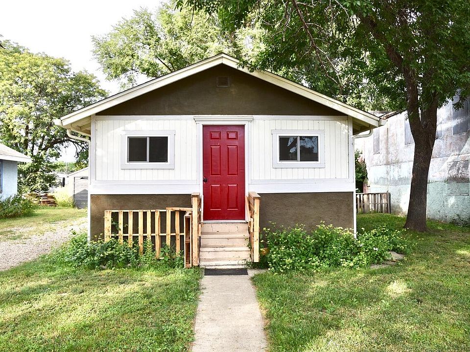 1st image of 418 W Dakota Ave