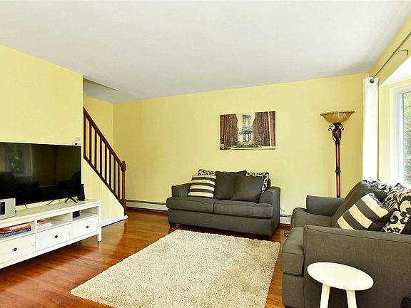 3rd image of 538 Stewart Ave