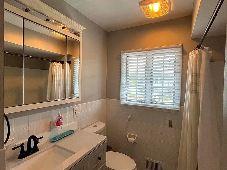 103 Chicago Ave — Photo 15