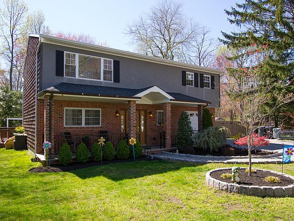 3rd image of 3 Woodlawn Ave