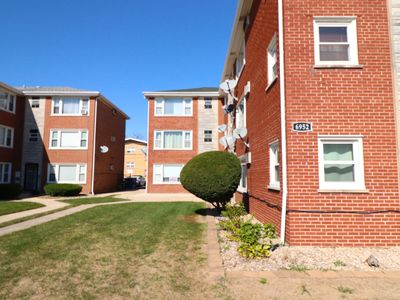 6952 W 65th St APT 2C, Chicago, IL, 60638