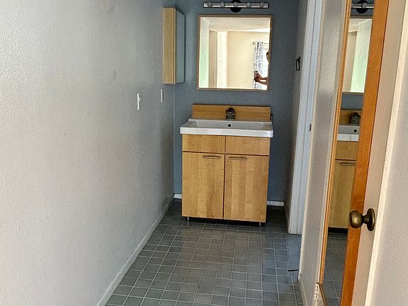 5th image of 1100 Newport Ave Unit 407