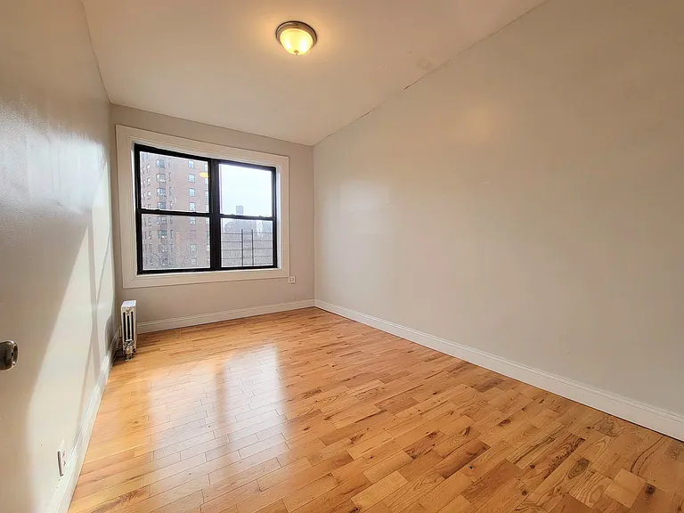 184 Nagle Ave #5C — Photo 3