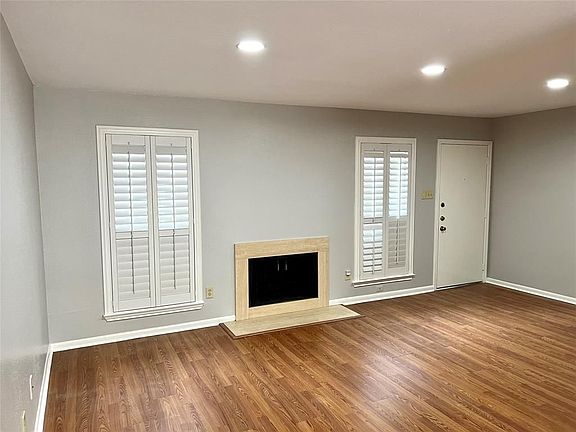 2nd image of 1601 S Shepherd Dr APT 15