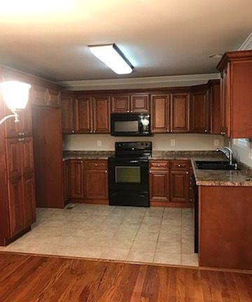 5th image of 102 Heritage Crossing Dr