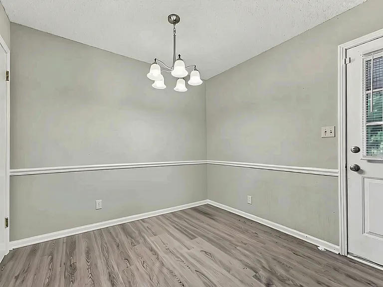 114 Cunningham Pl #B — Photo 12