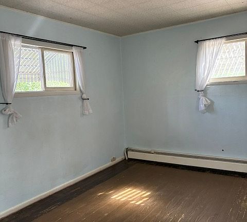 3rd image of 205 E Emma St