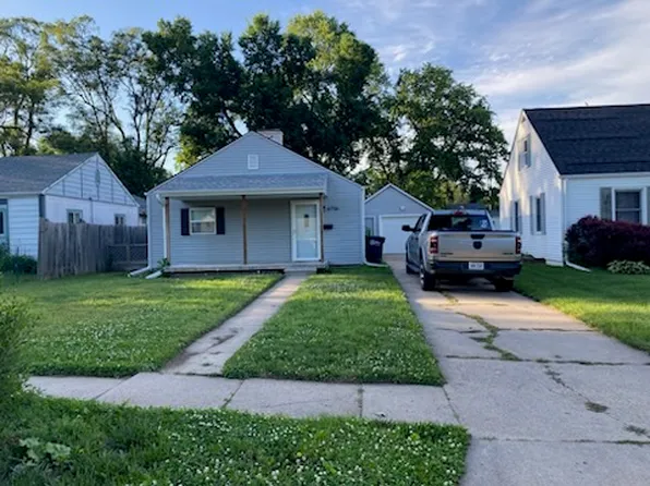 6756 Charles St, Omaha, NE 68132