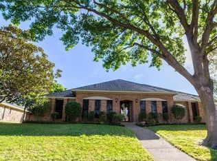 1625 Oak Creek Dr, Lewisville, TX 75077