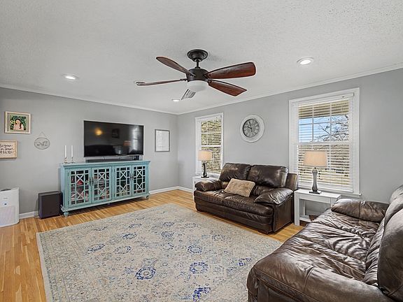 4th image of 2084 Kidd Rd