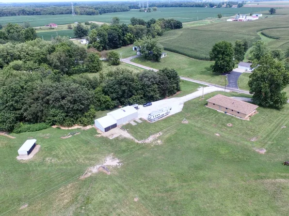 8627 S Shryock Rd, Glasford, IL 61533