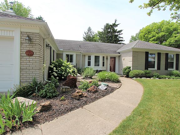 3rd image of 41955 Baintree Cir