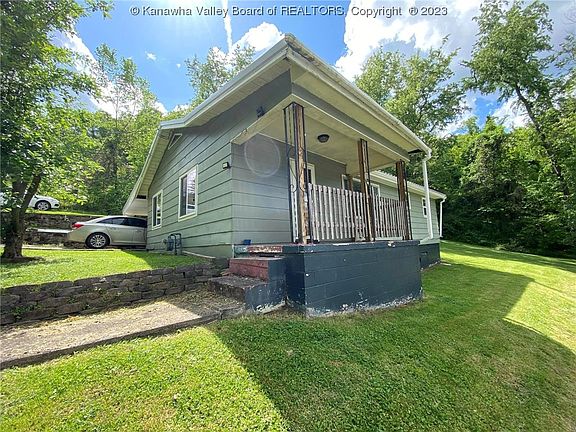 3rd image of 813 Hillview Dr