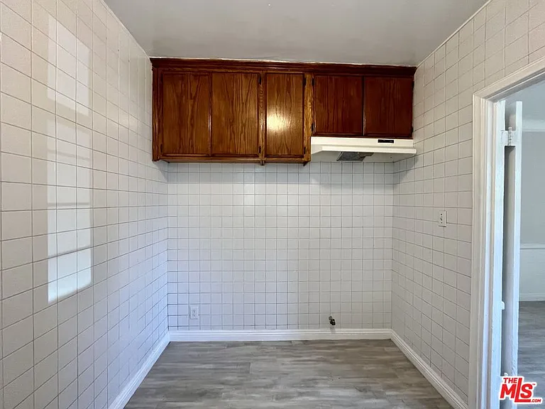 1807 S Redondo Blvd #LOWER — Photo 5