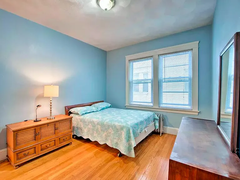 34 Pembroke Ave — Photo 17