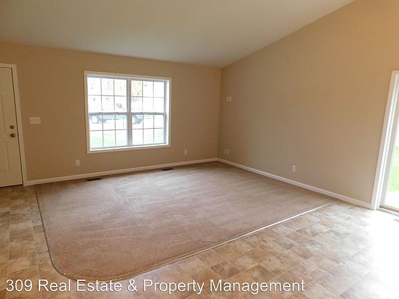 3rd image of 109 N Balagna Ct
